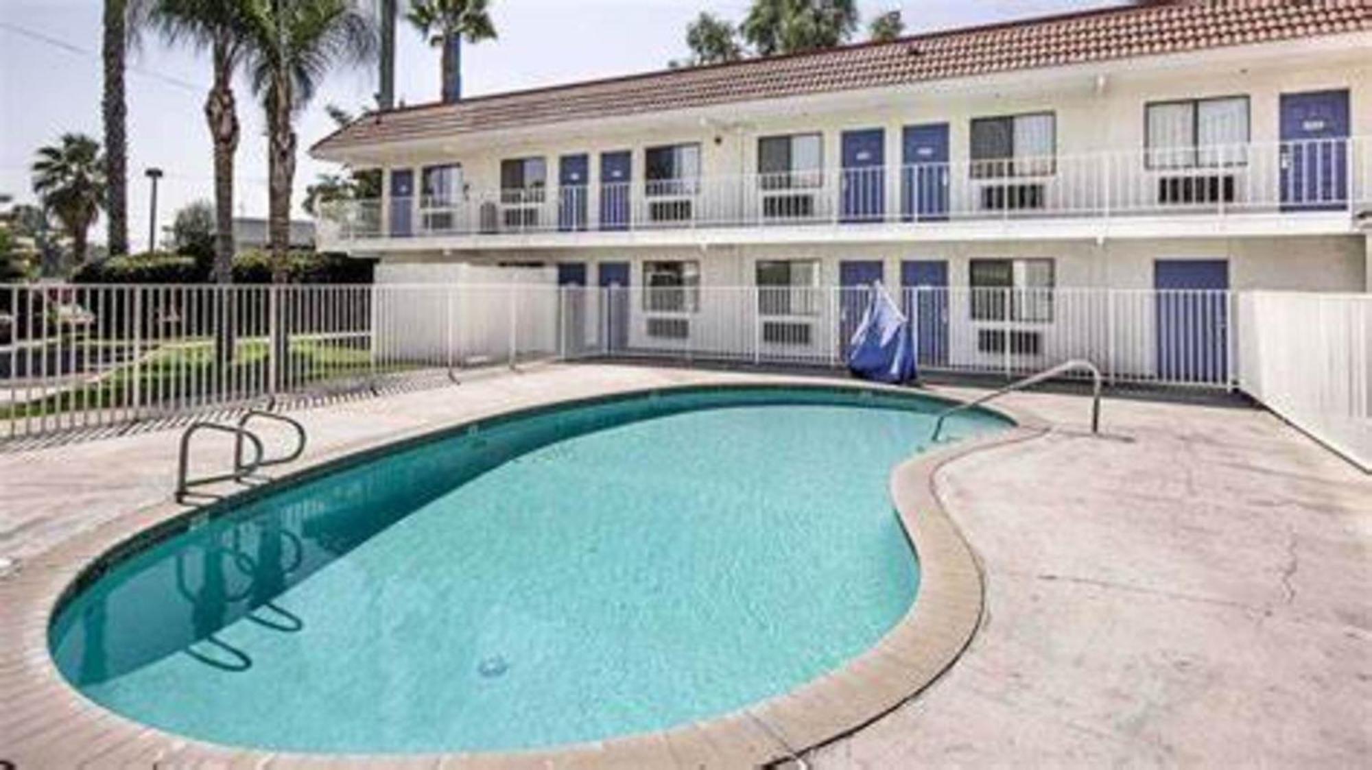 Motel 6 Lake Elsinore, Ca ภายนอก รูปภาพ